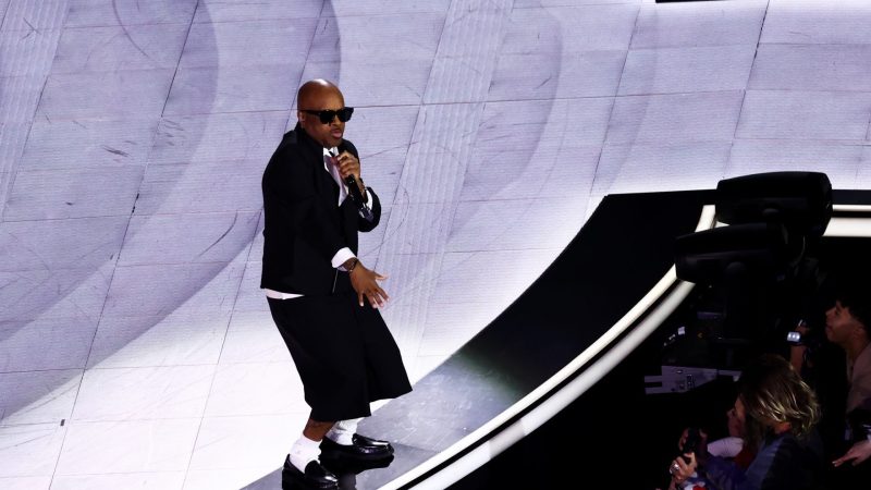 Jermaine Dupri Addresses Reactions To His Viral Super Bowl Fit