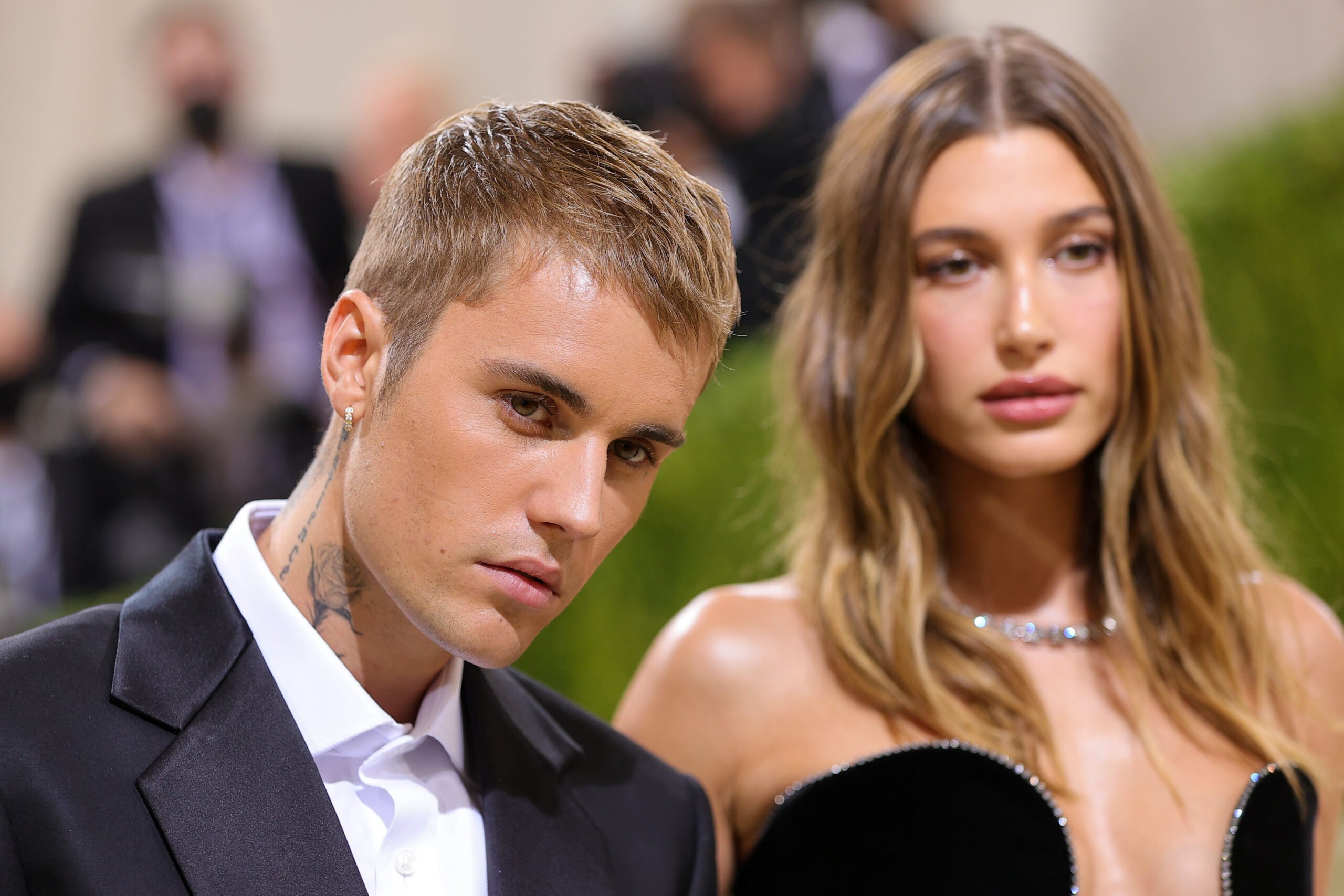 Hailey & Justin Bieber Headed for Divorce? Fans Spy Major Clues