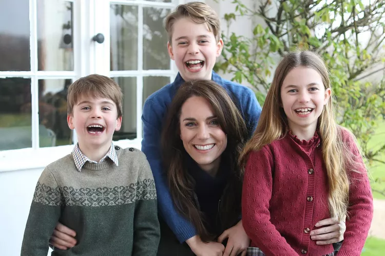 Kate Middleton Posts Photo Amid Conspiracy Claims About Health