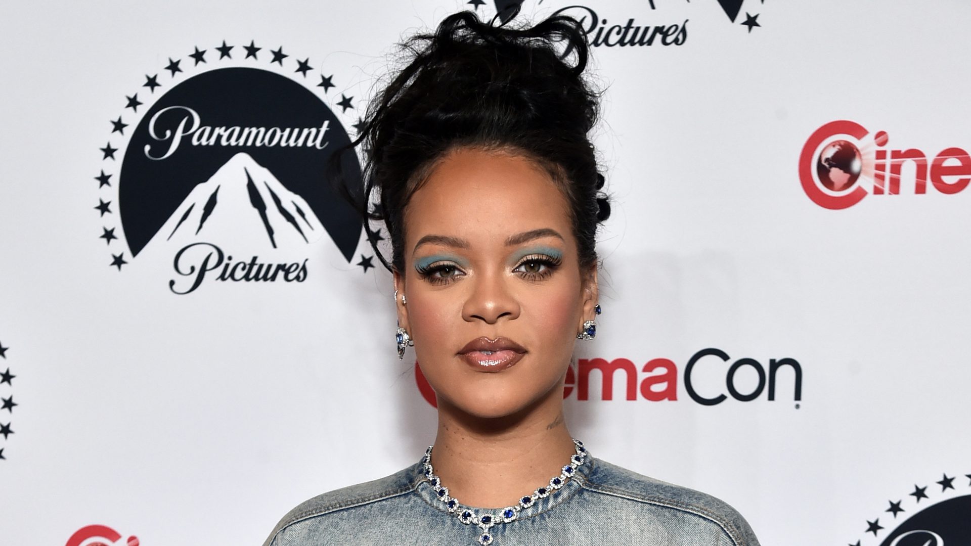 Rihanna Reveals The Plastic Surgery Procedure She’d Undergo