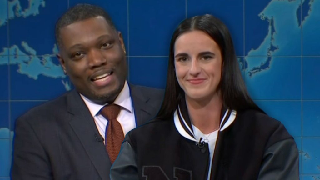 Caitlin Clark Crashes ‘SNL’s Weekend Update & Makes Michael Che Read Self-Deprecating Jokes