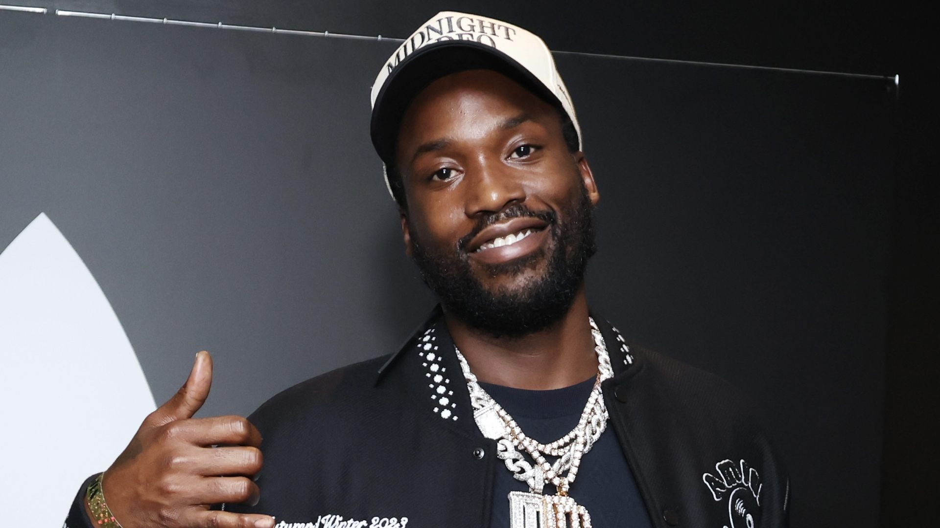 Meek Mill Shares Vacation Photo, Social Media Reacts