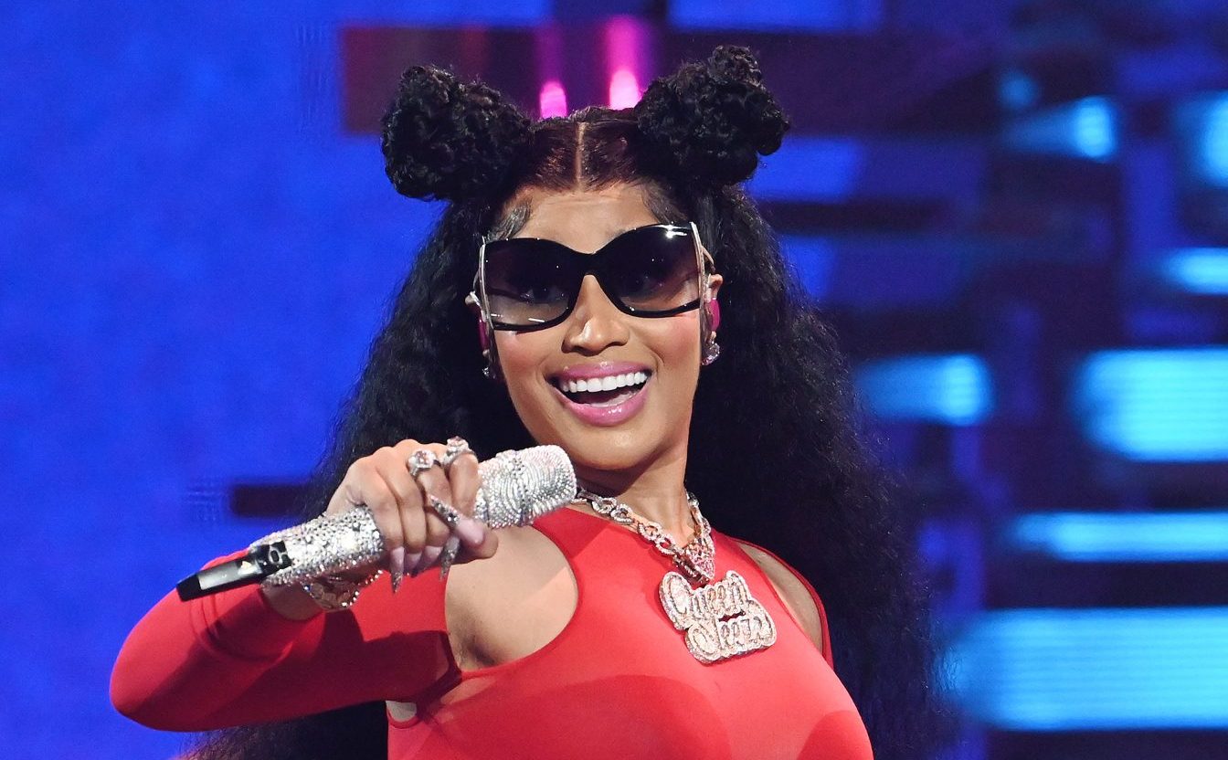 The Barbz Celebrate Nicki Minaj’s Release From Police Custody