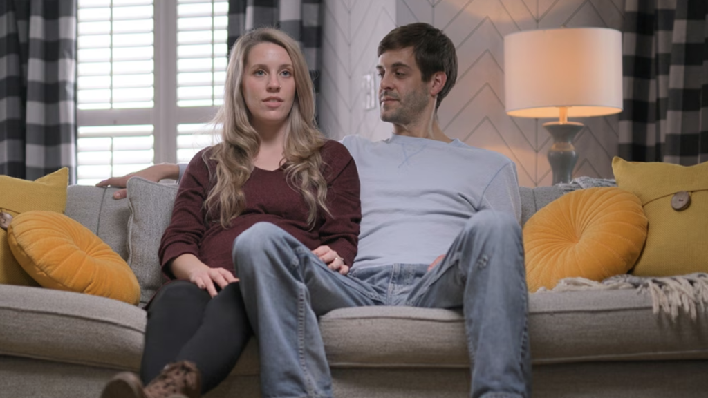 Jill Duggar & Derick Dillard Mark 10th Anniversary With Kiss