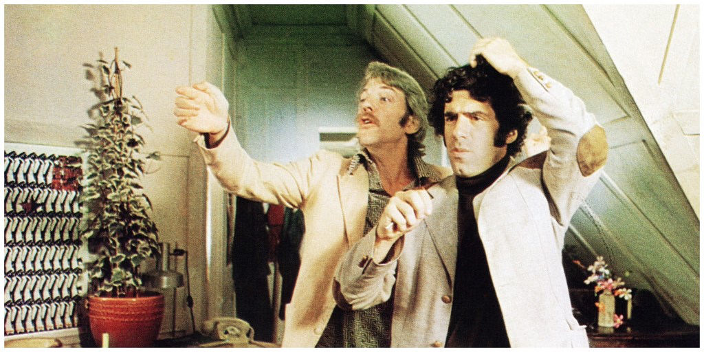 Elliott Gould Pays Tribute To ‘M*A*S*H’ Co-Star Donald Sutherland