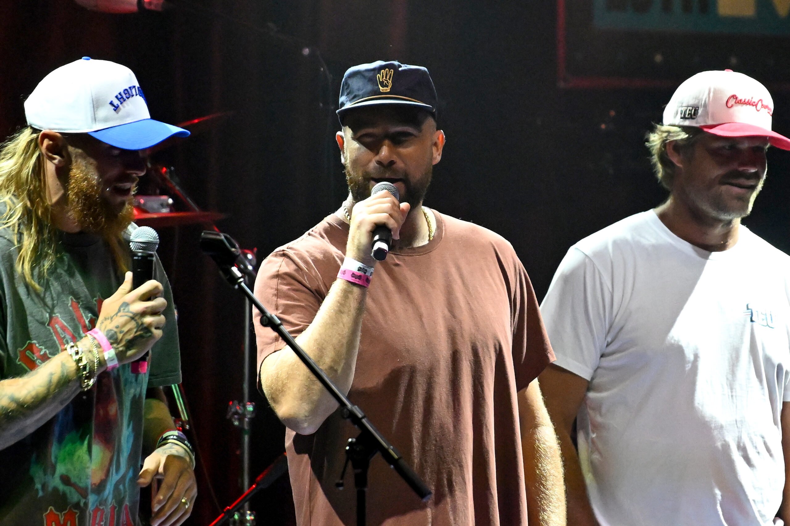 Travis Kelce Performs with Taylor Swift! This Is a Must-Watch!!!